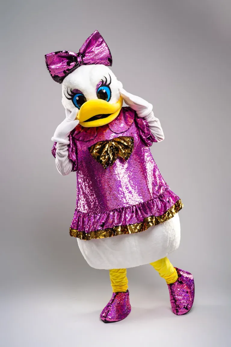 inchiriere mascota Daisy Seeria Events, personaj Disney elegant și vesel pentru petreceri tematice pentru copii