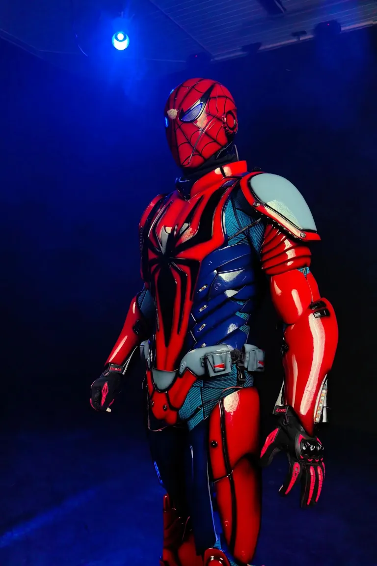 mascota robot Spider-Man pentru evenimente copii Seeria Events, costum premium inspirat din universul Marvel